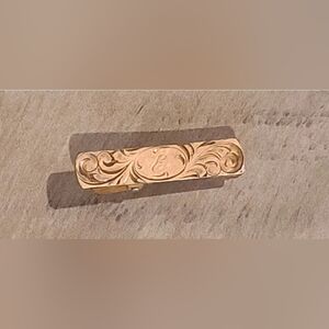 Swirl Monogrammed "E" Design Sweater Scarf Tie Clip